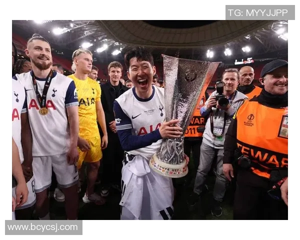 多姆率领球队再创辉煌书写足球传奇新篇章点燃全球球迷热情