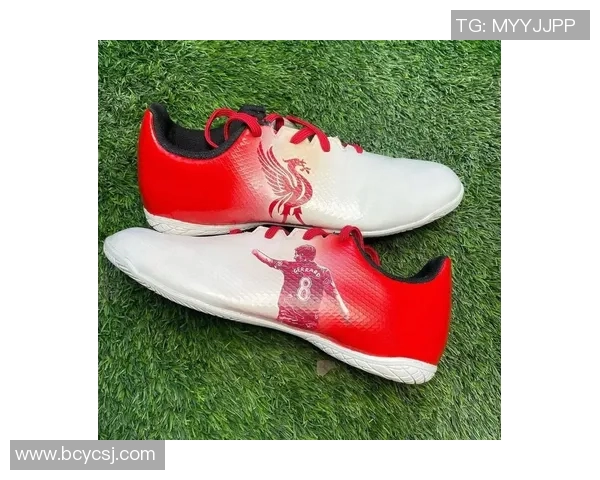 聚焦足球巨星同款限量球鞋探索绿茵场上的独特风尚魅力